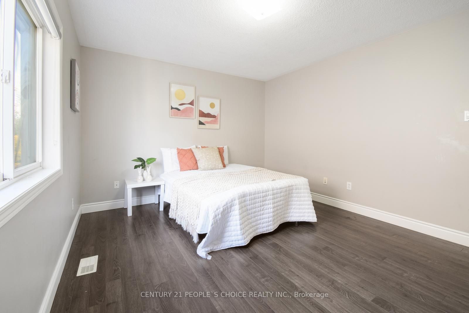 94 River Rock Cres