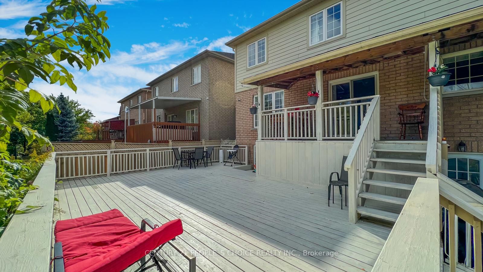 94 River Rock Cres