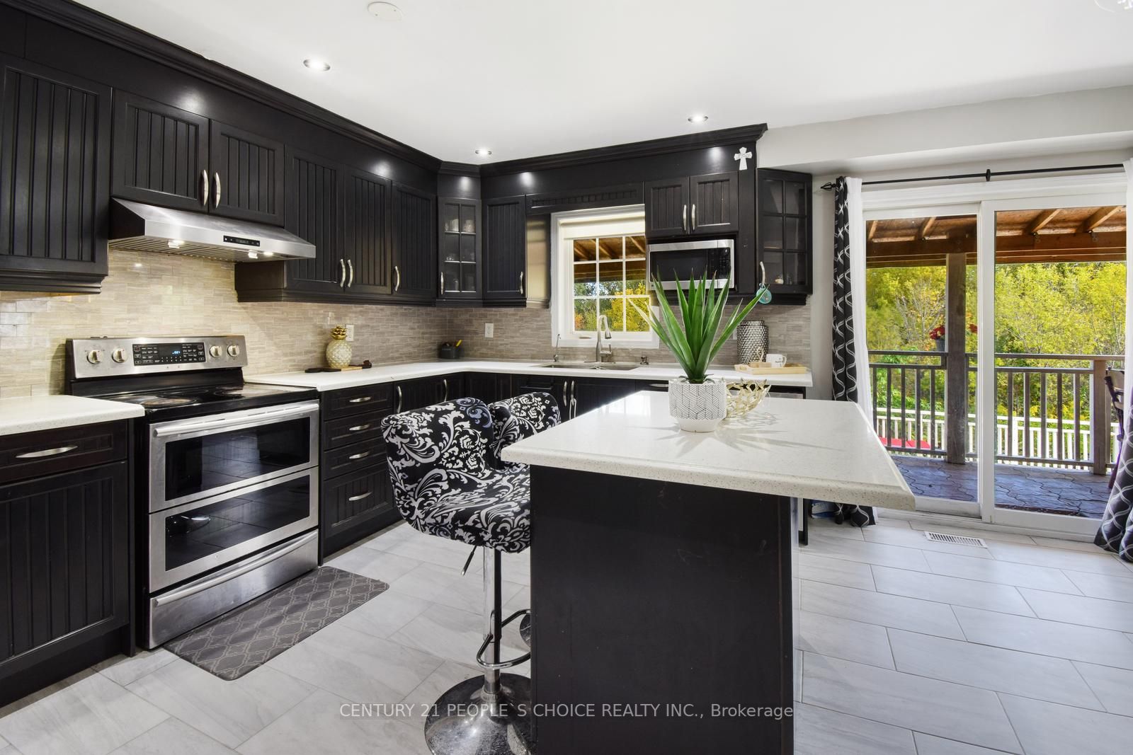 94 River Rock Cres