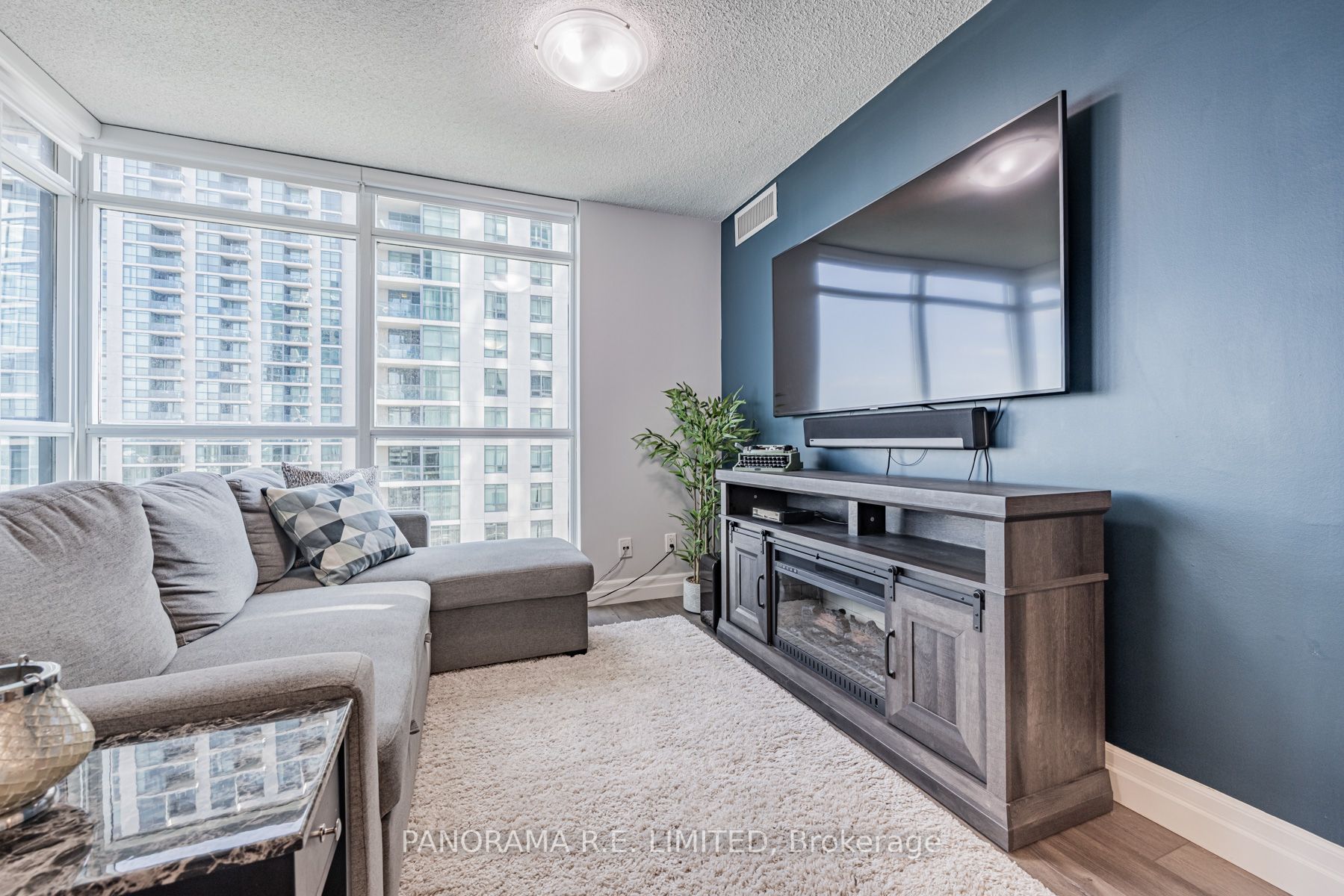 225 Sherway Gardens Rd, #805