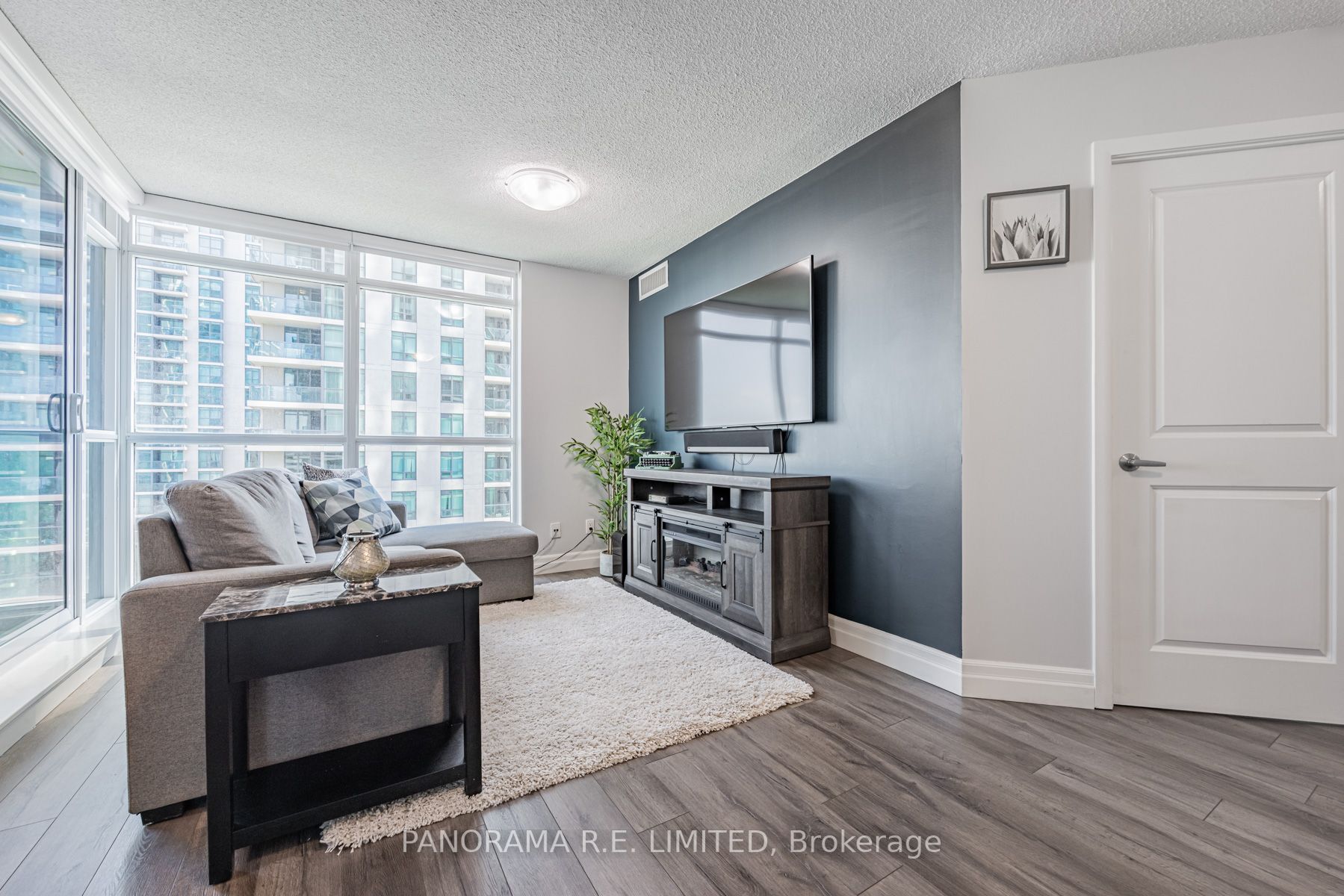 225 Sherway Gardens Rd, #805