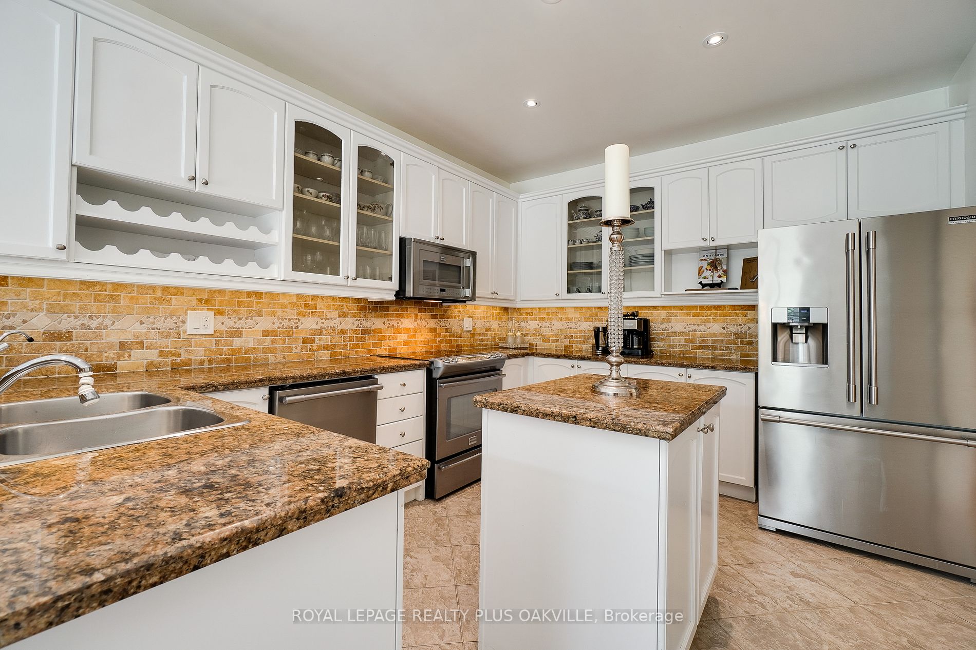 215 Burloak Dr
