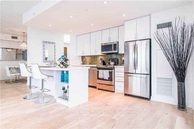 2212 Lakeshore Blvd W, #Lph03