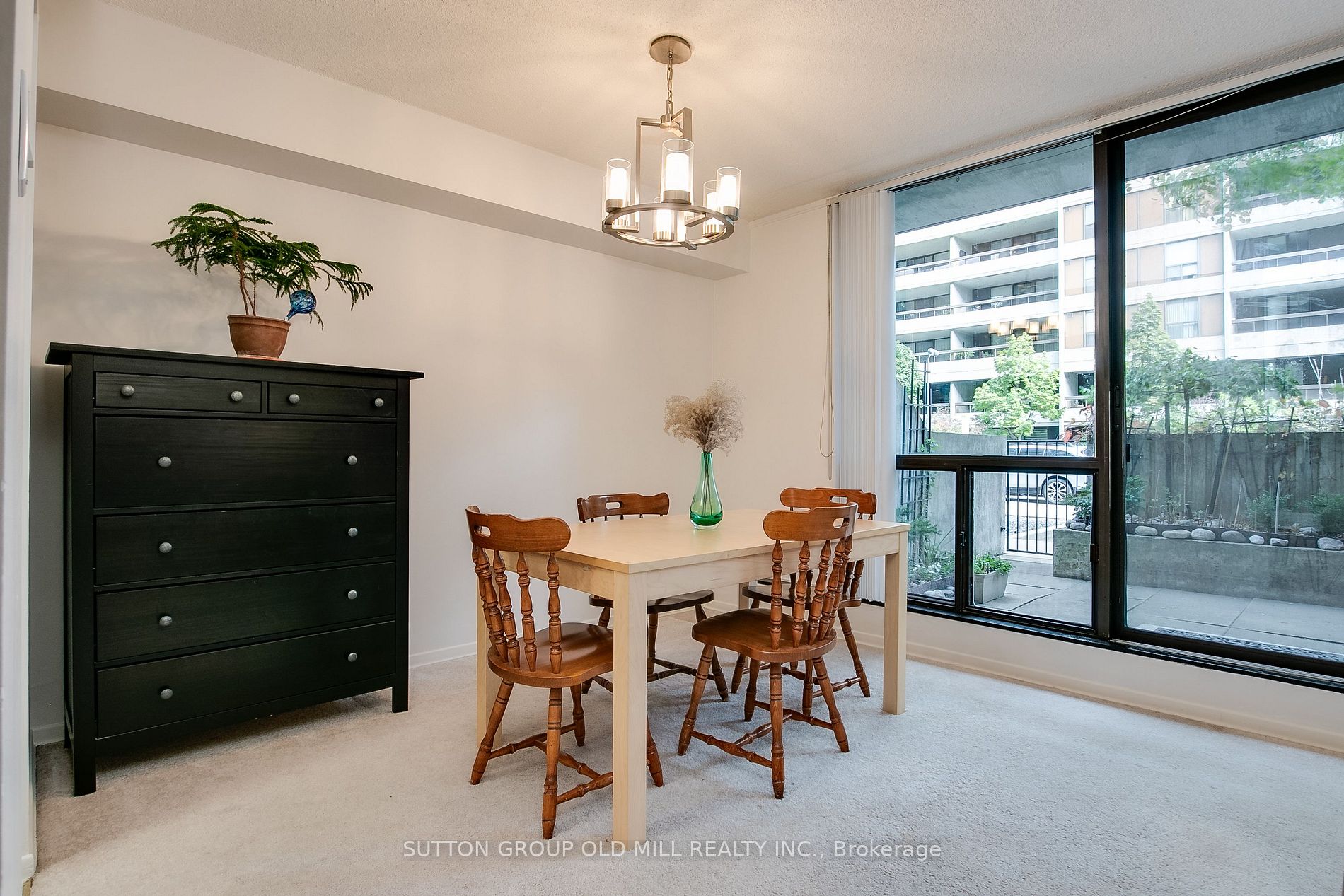 80 Quebec Ave, #111