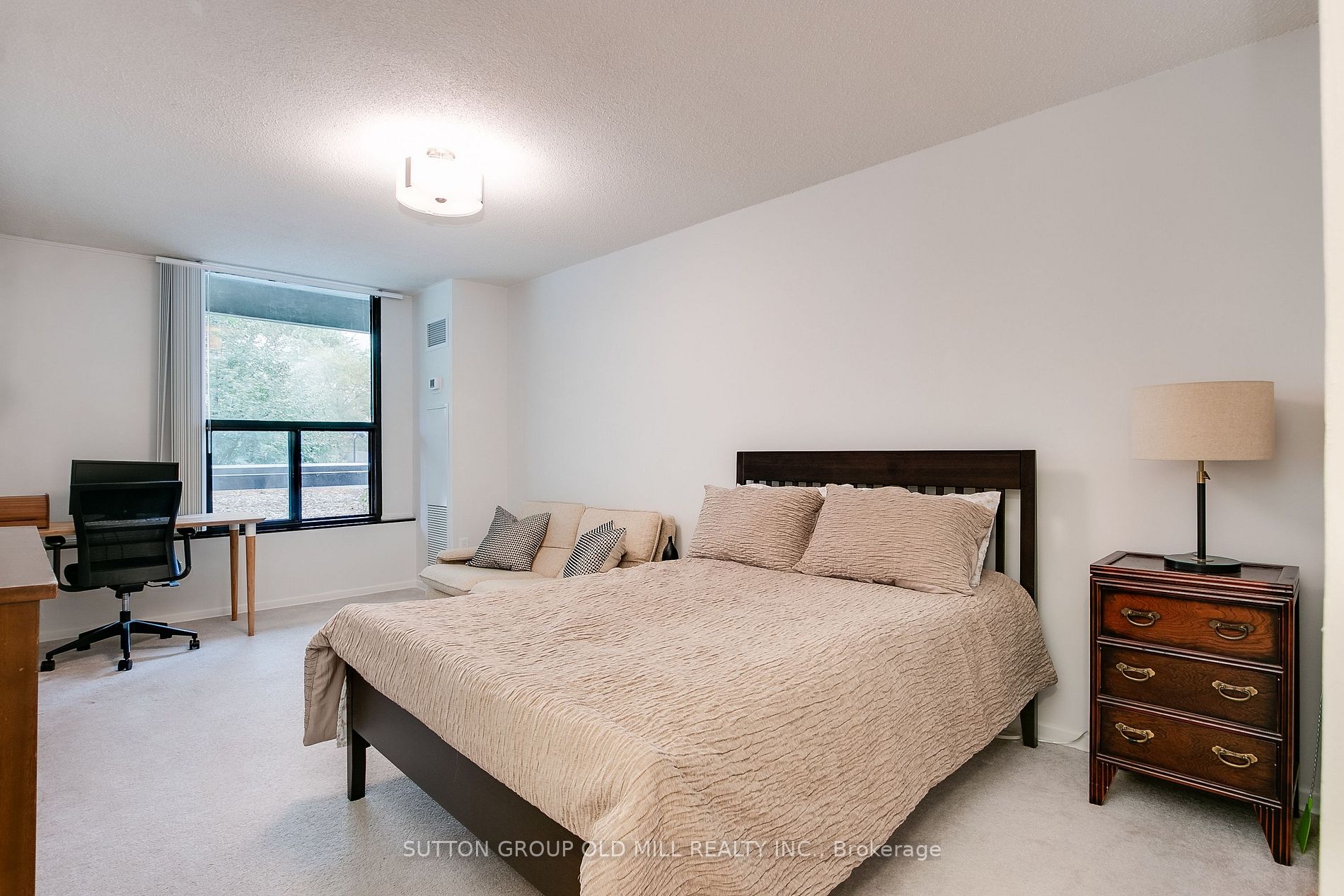 80 Quebec Ave, #111