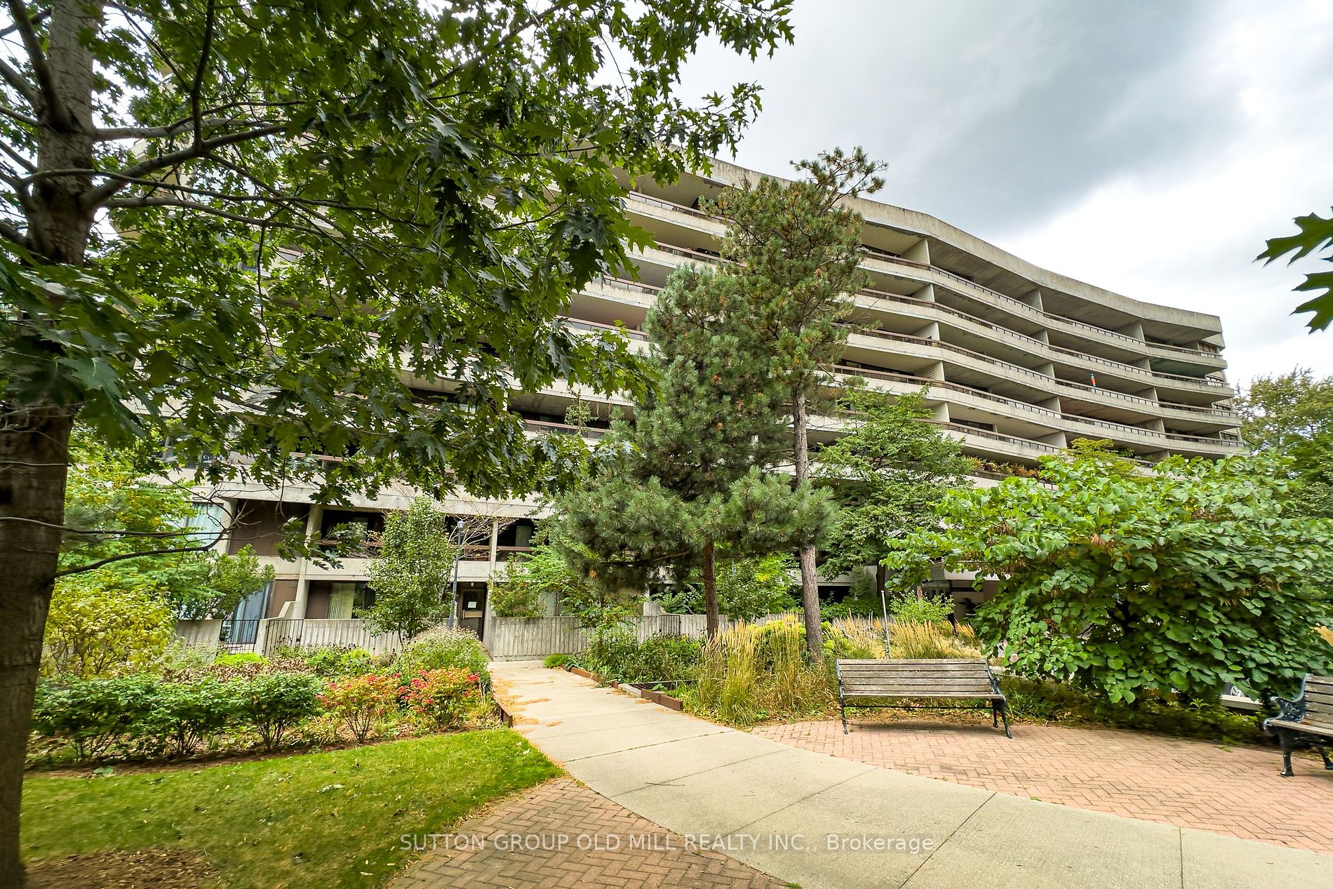 80 Quebec Ave, #111