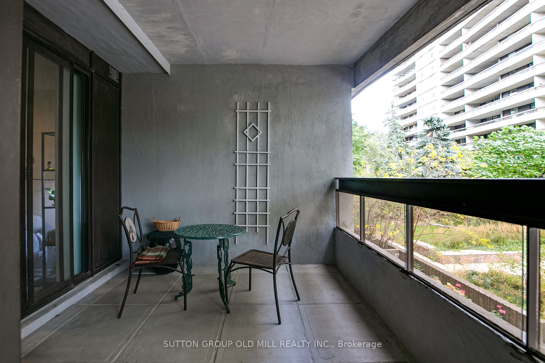 80 Quebec Ave, #111