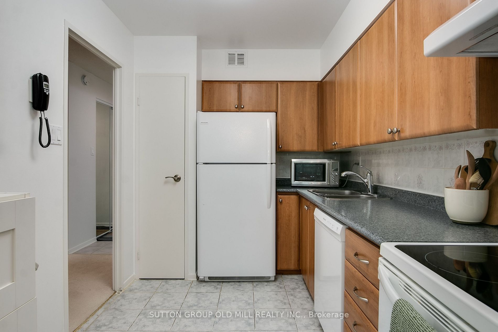 80 Quebec Ave, #111