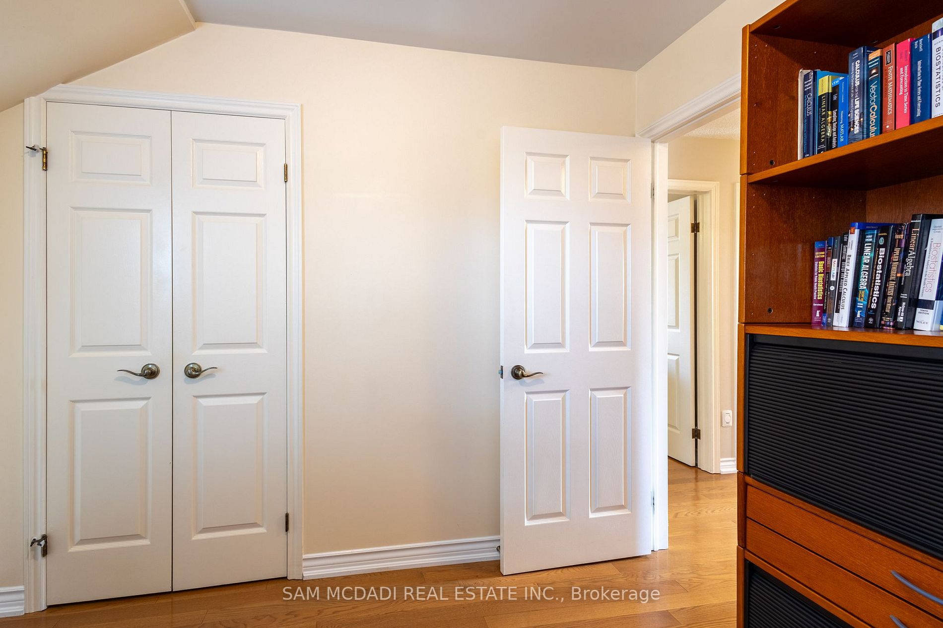 1810 Melody Dr