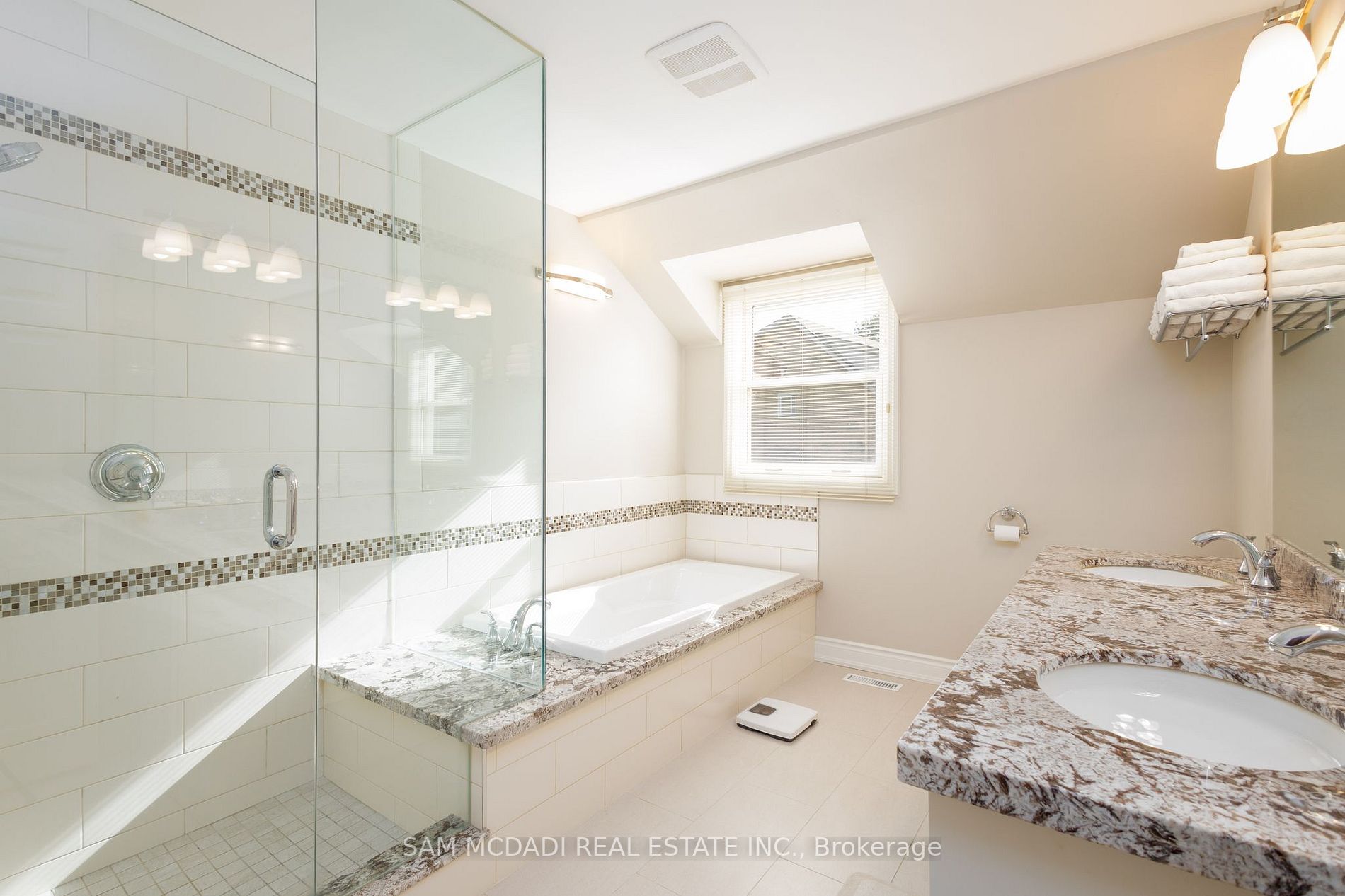 1810 Melody Dr