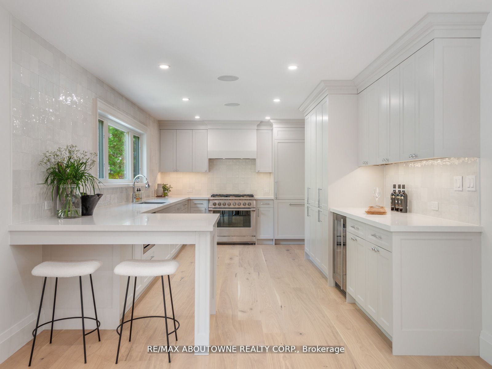33 Harbourside Crt