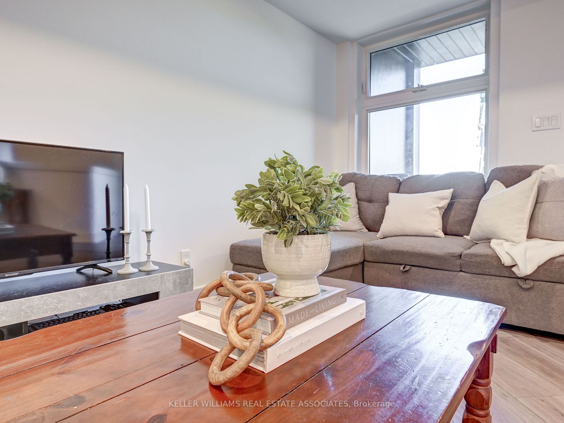 17 Centre St, #307