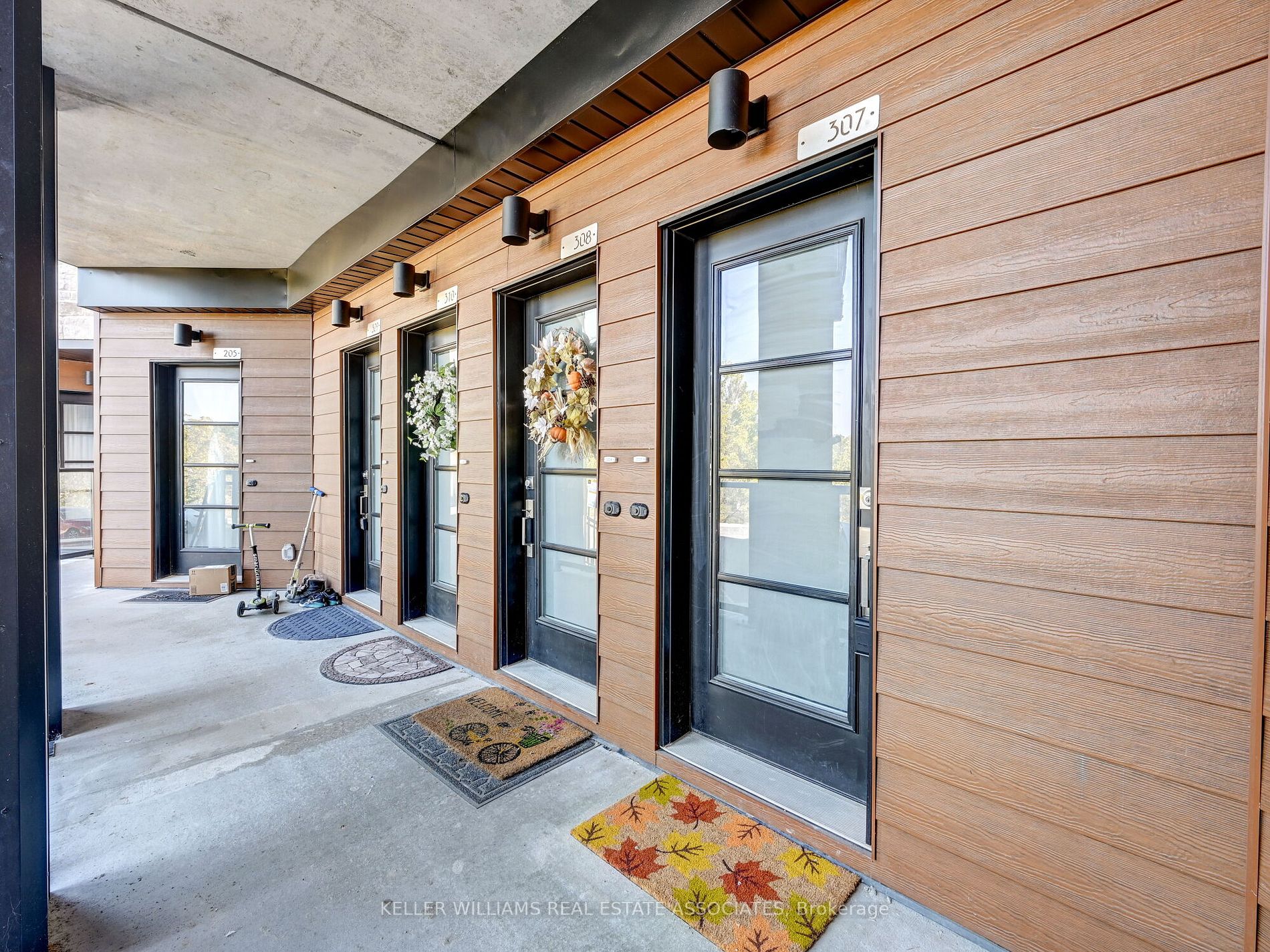 17 Centre St, #307