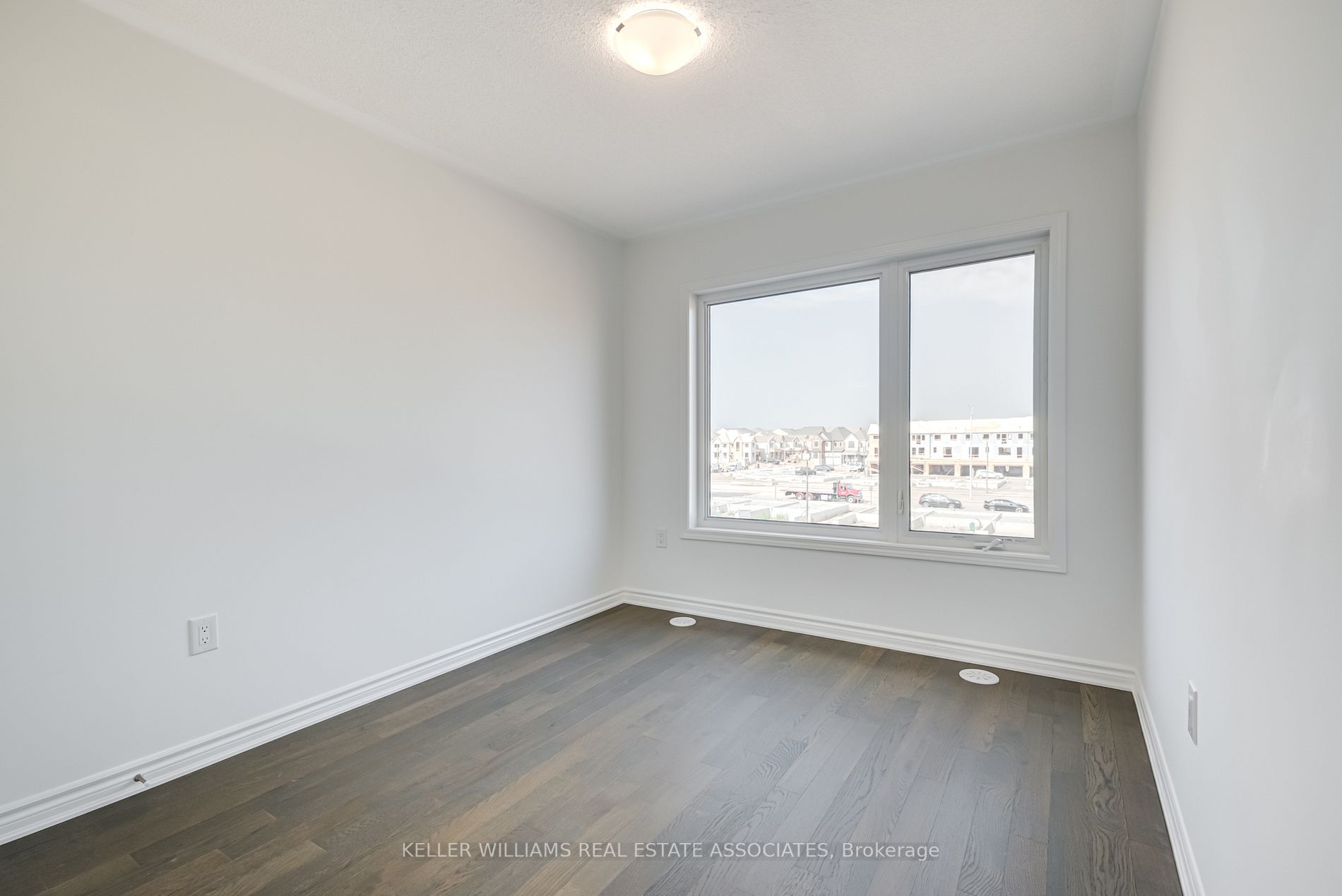 1368 Kobzar Dr