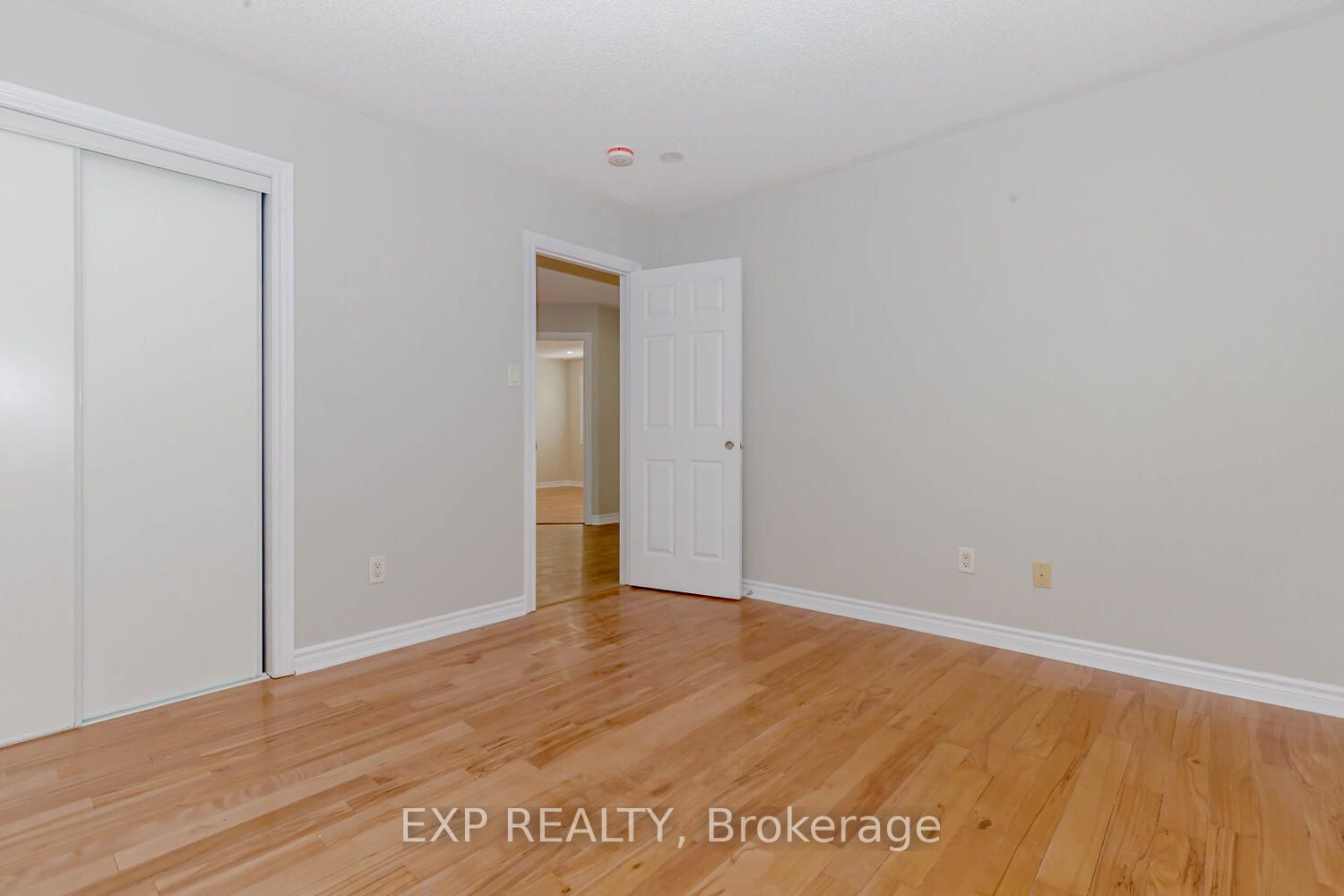 227 Queen Mary Drive W