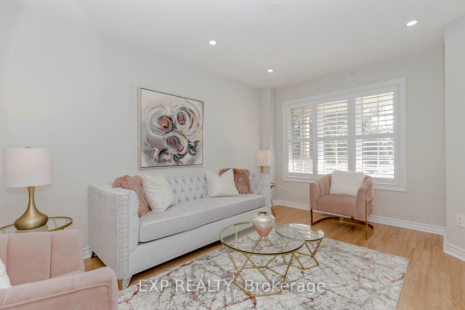 227 Queen Mary Drive W