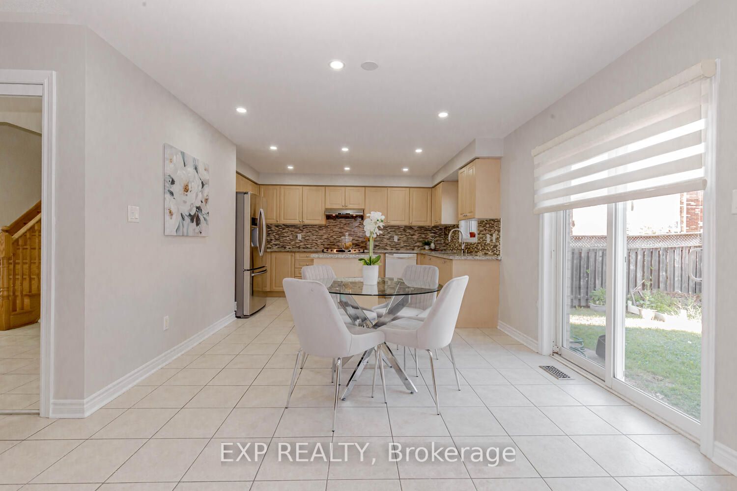 227 Queen Mary Drive W