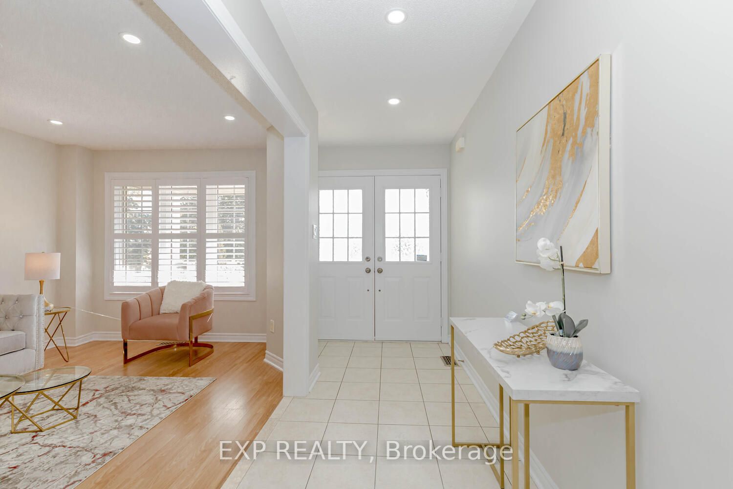 227 Queen Mary Drive W