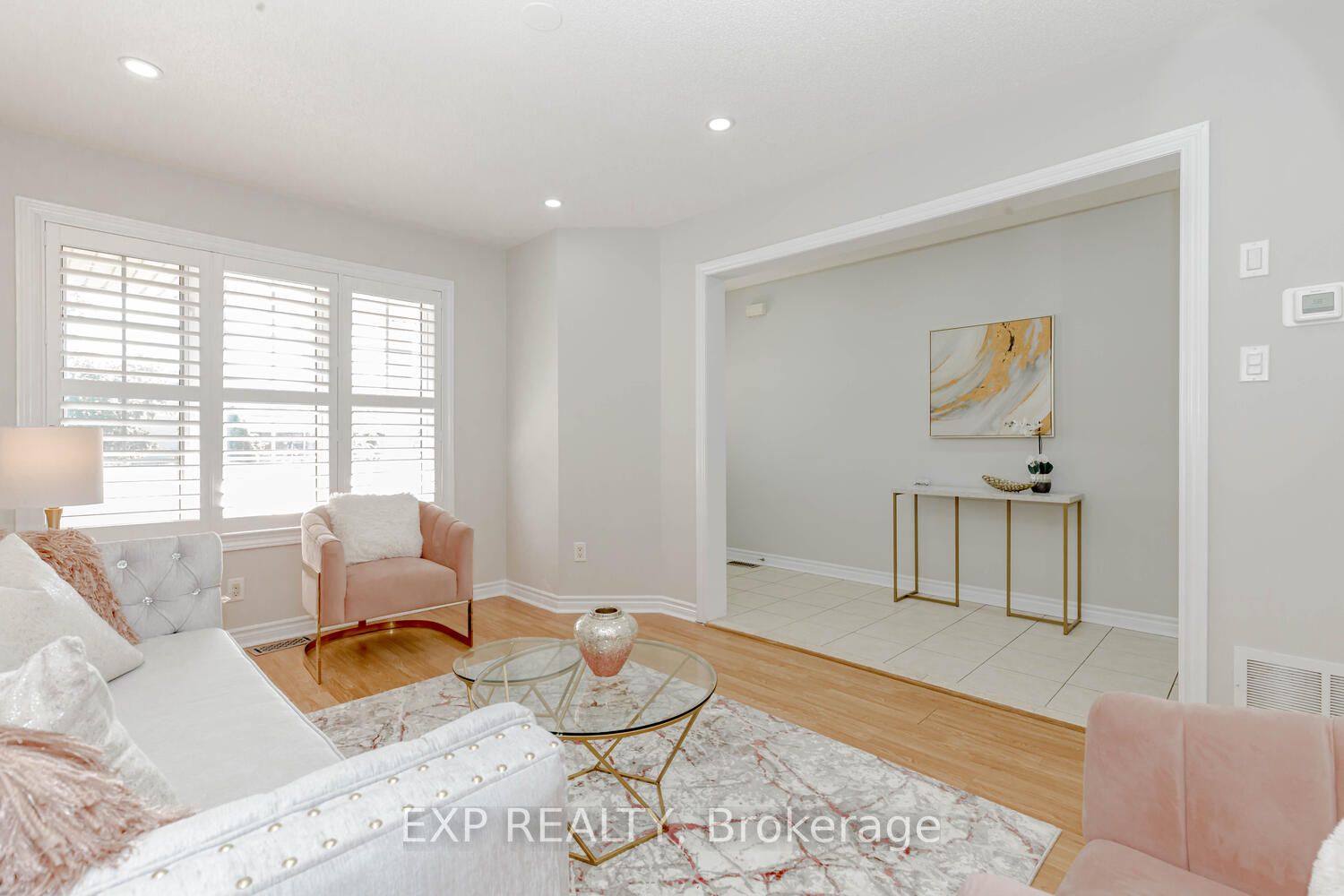 227 Queen Mary Drive W