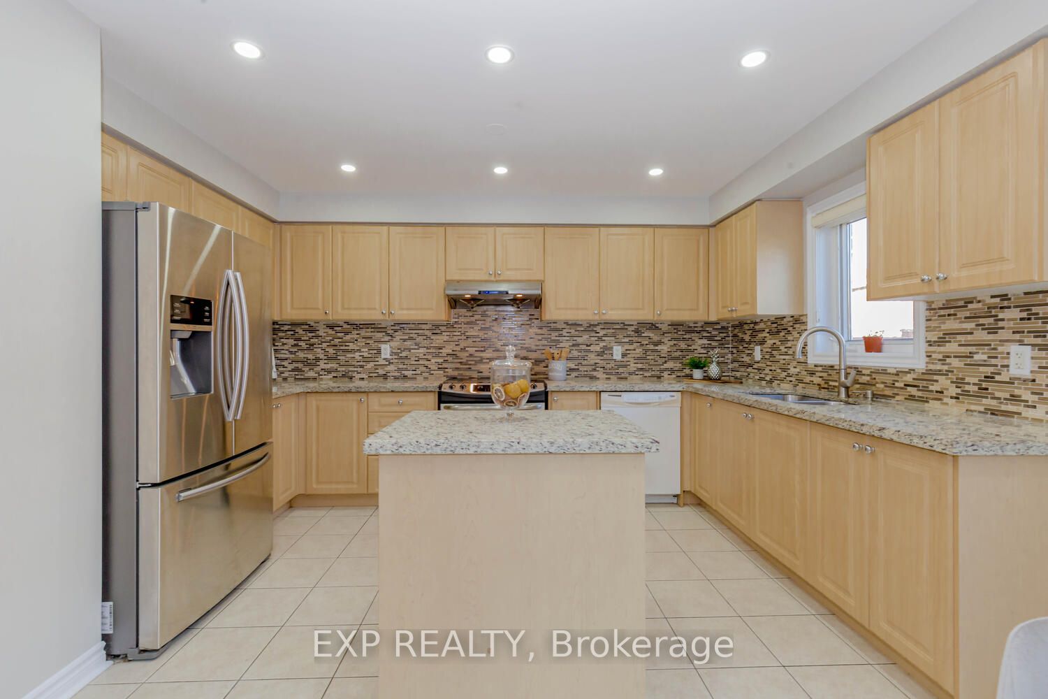 227 Queen Mary Drive W