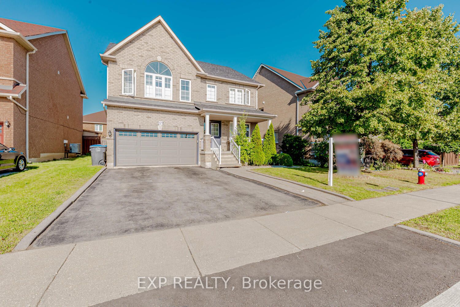 227 Queen Mary Drive W