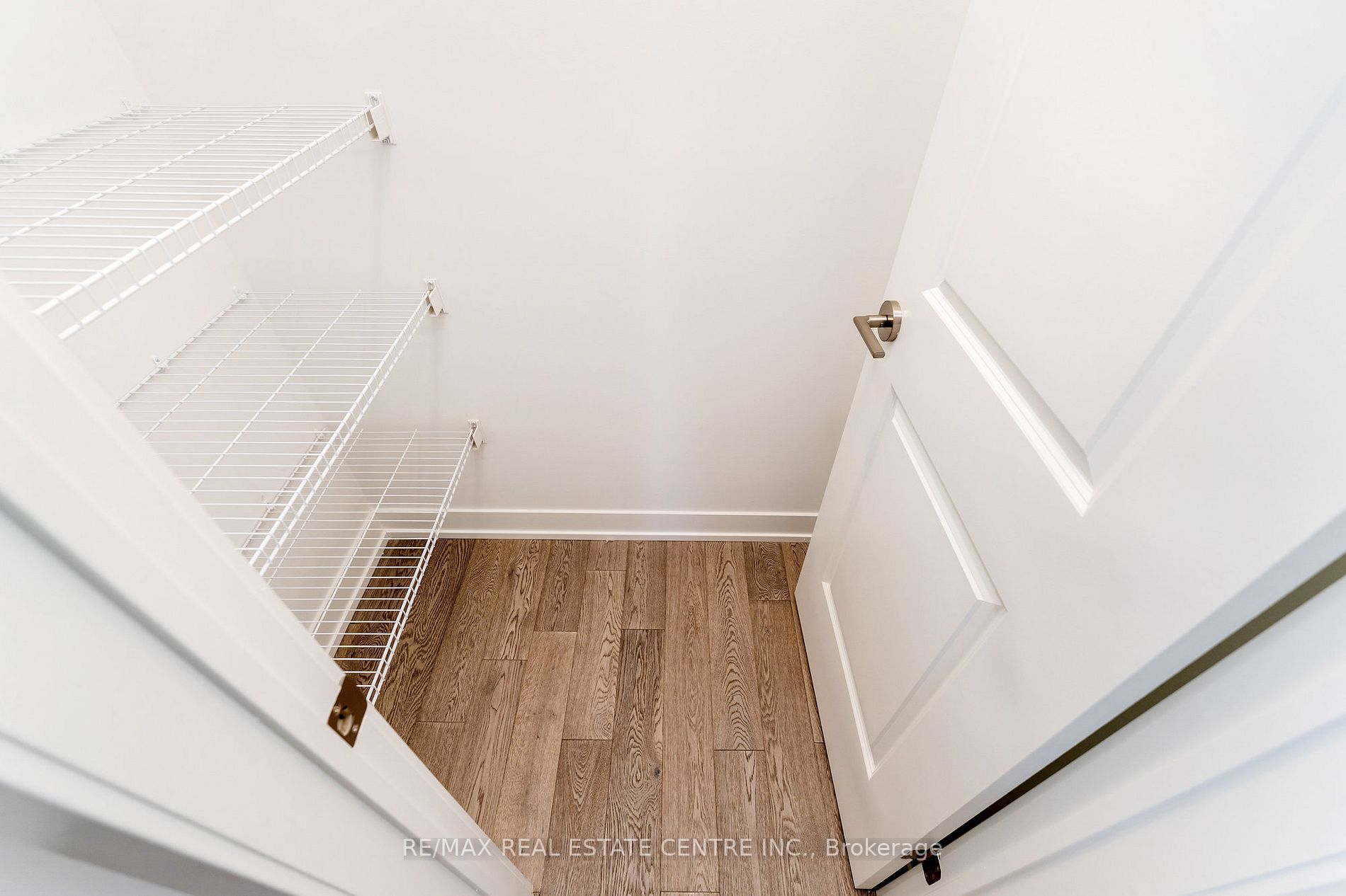 1085 Douglas Mccurdy Comm, #215