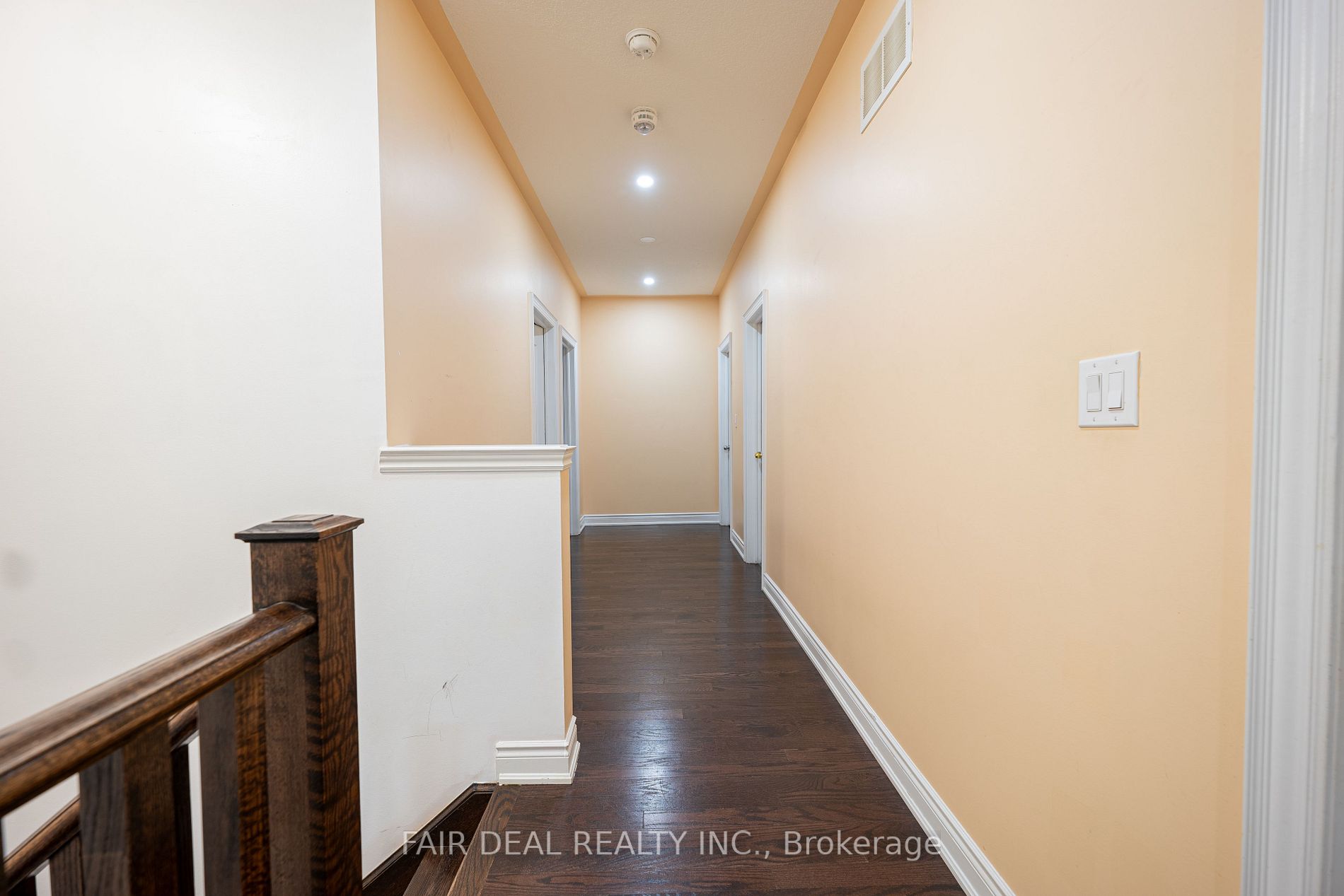 8 Arda Cres