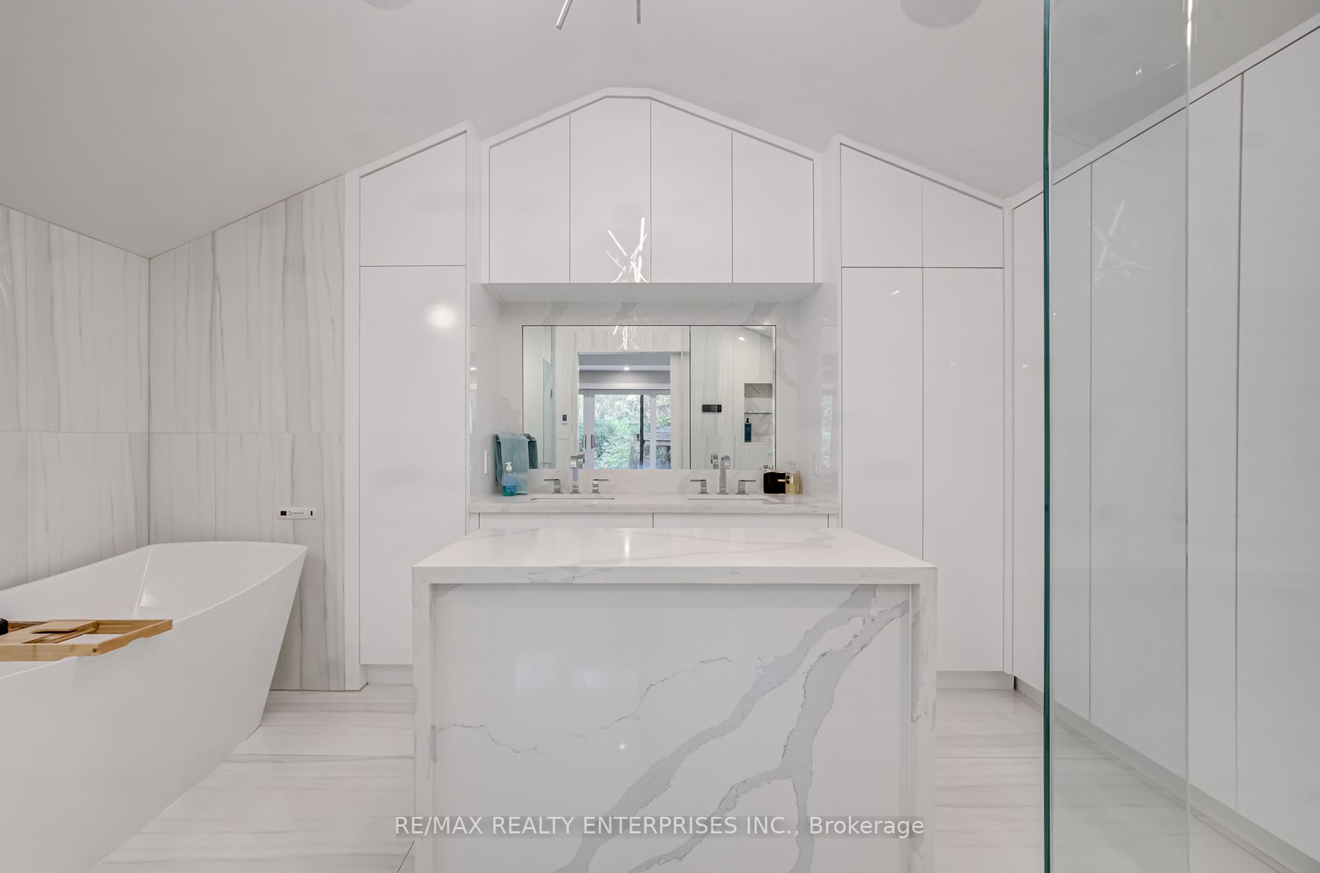1144 Streambank Dr