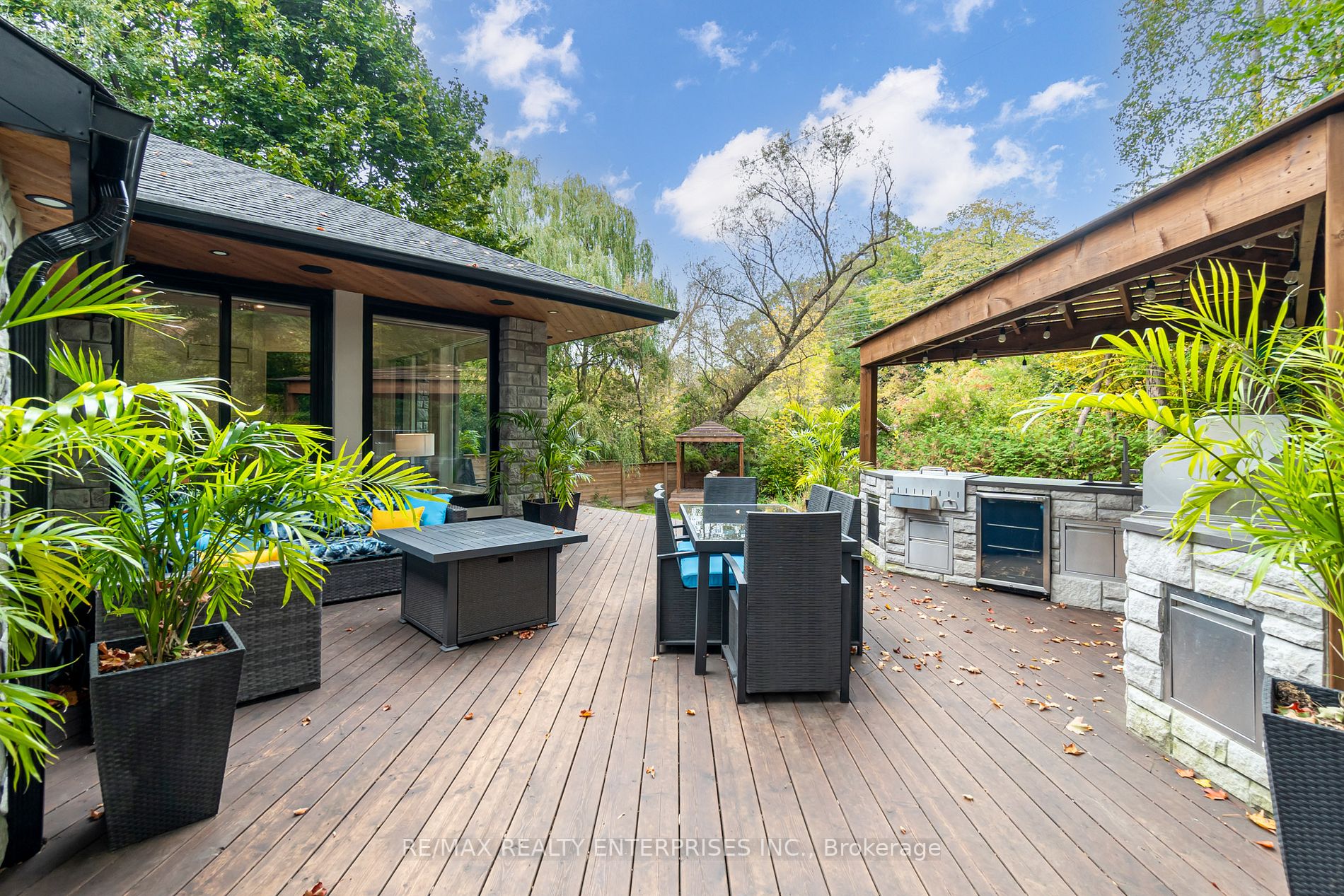 1144 Streambank Dr