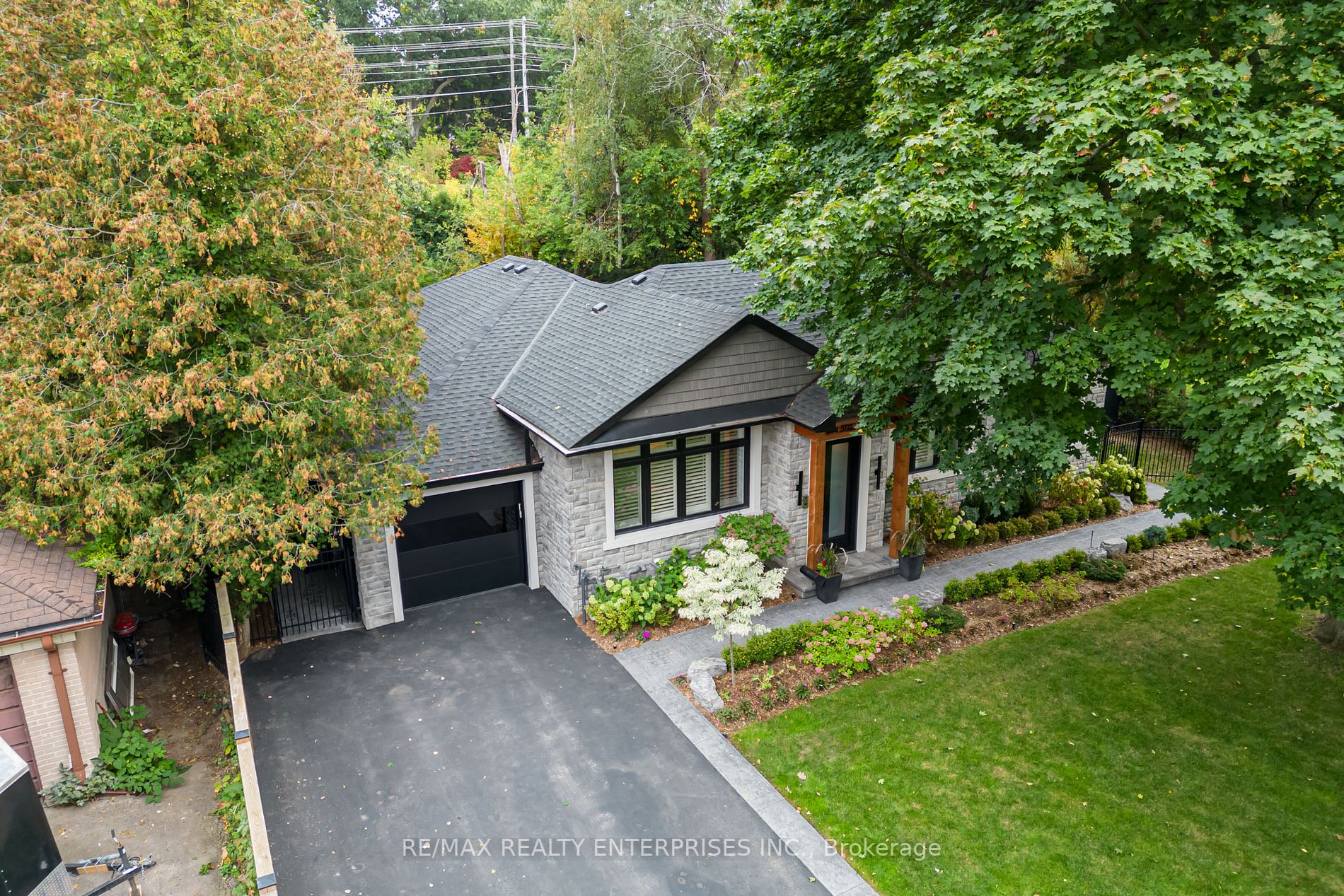 1144 Streambank Dr