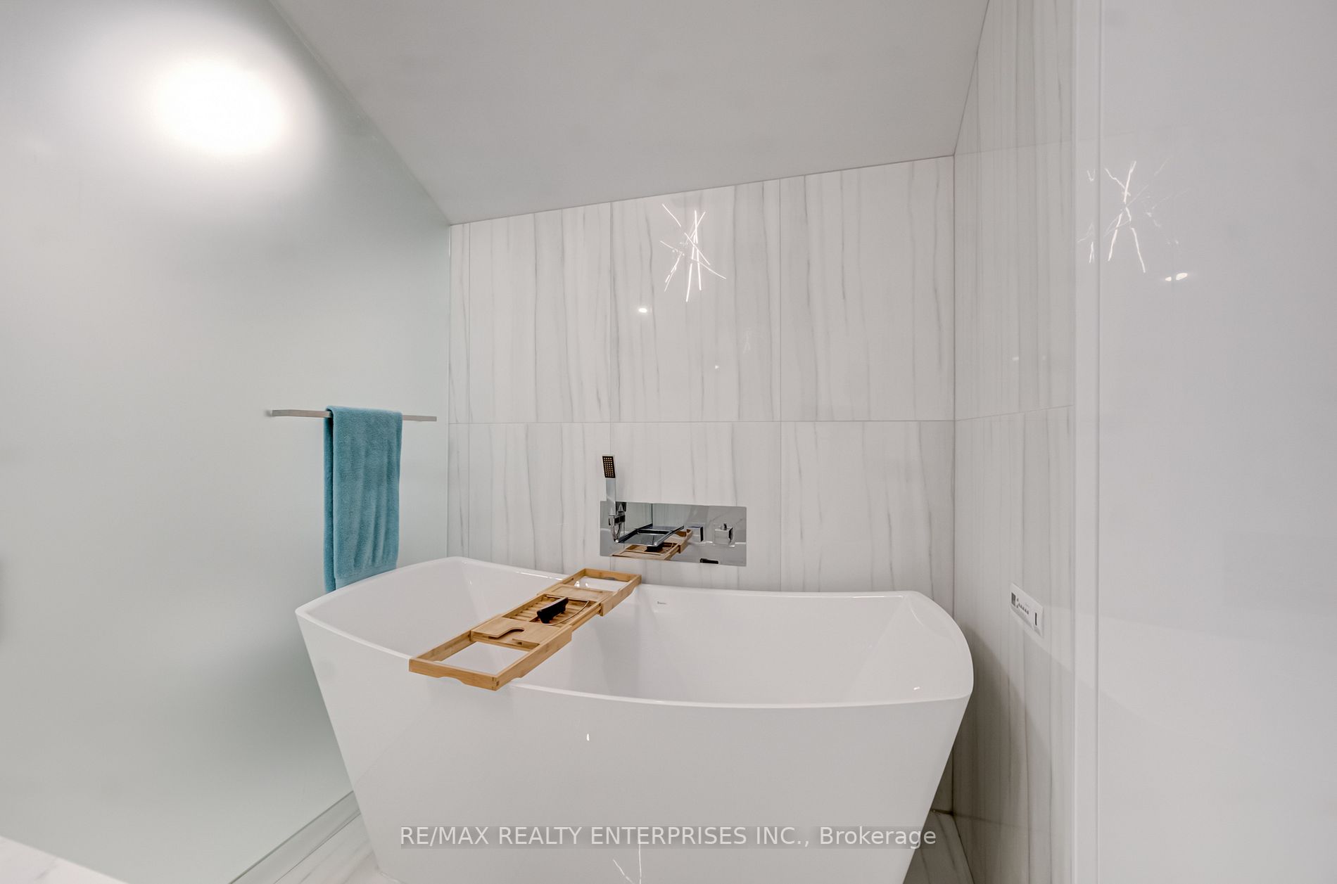 1144 Streambank Dr