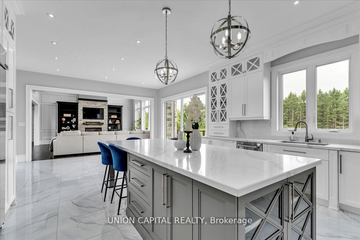 16033 Mississauga Road