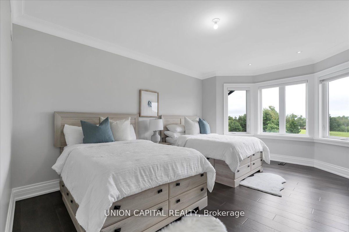 16033 Mississauga Road