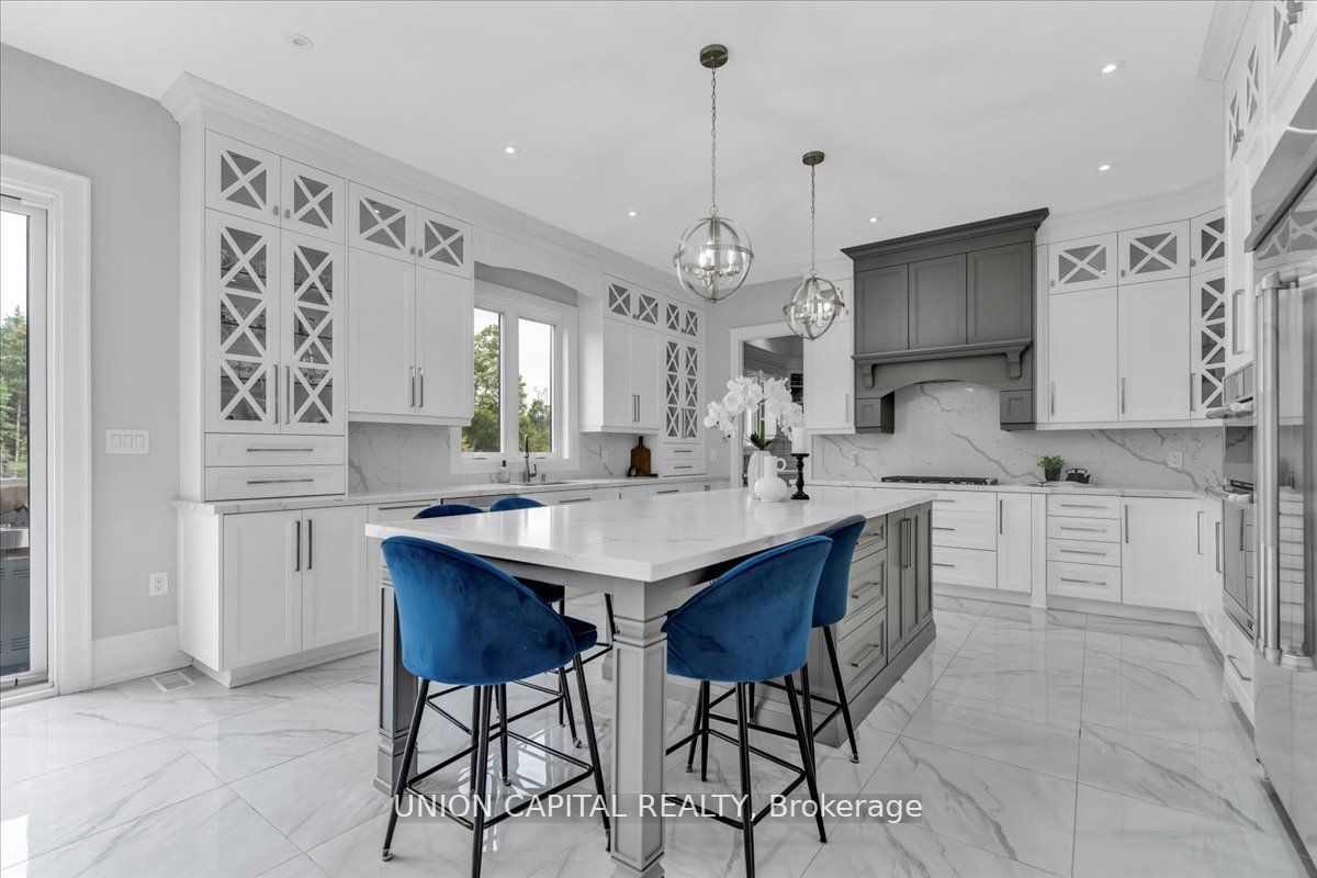 16033 Mississauga Road