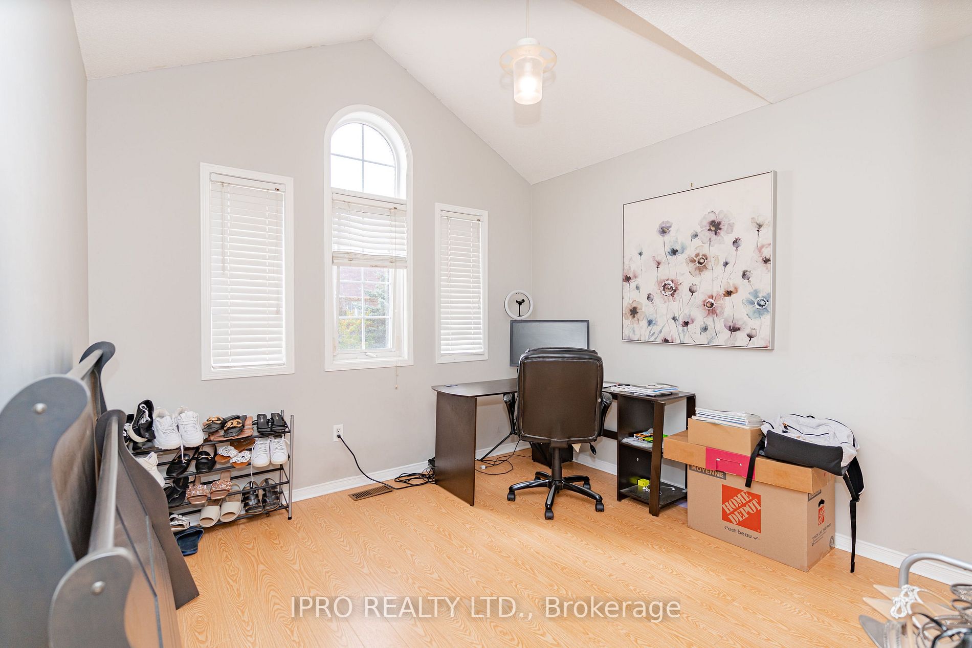 121 Livingston Road