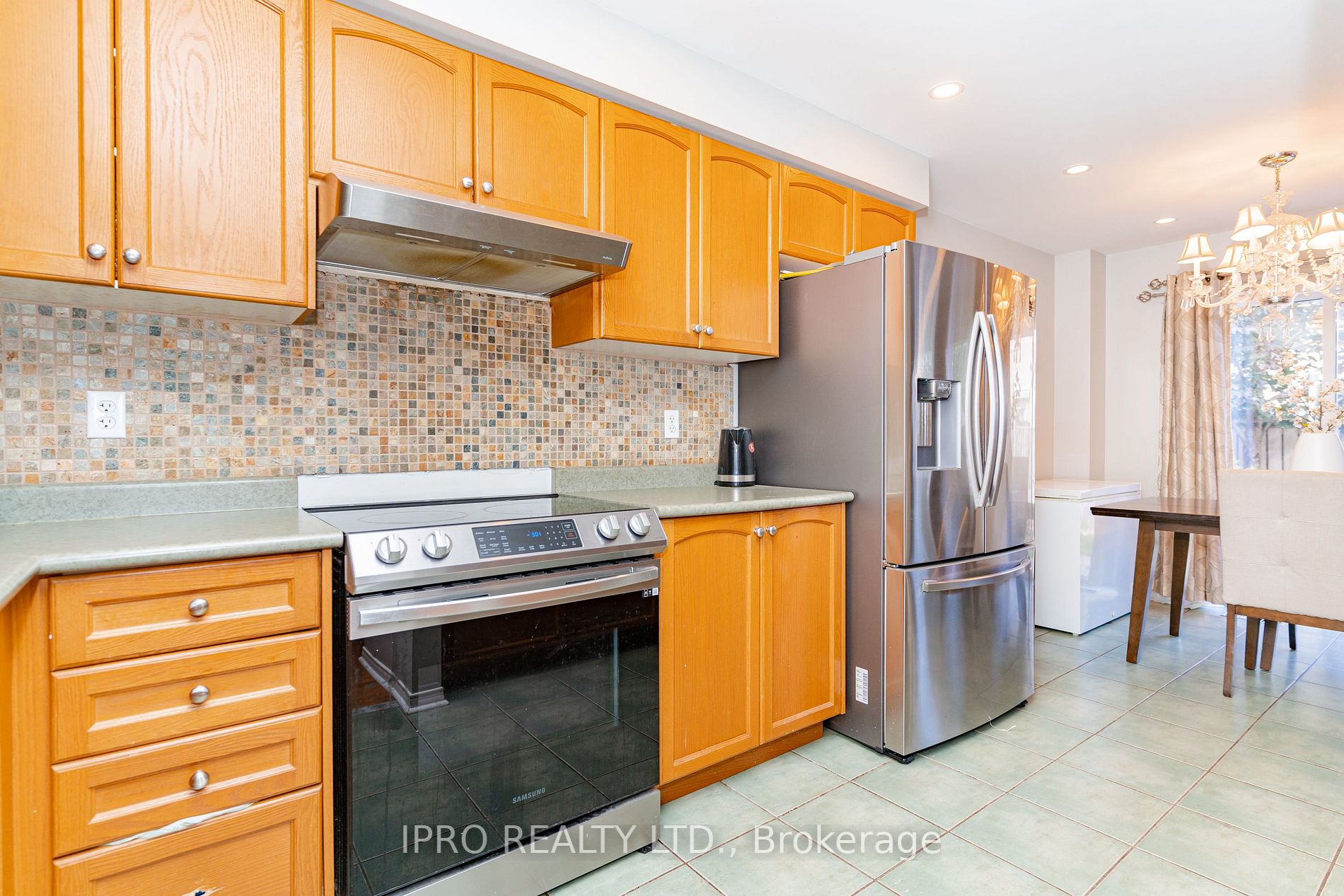 121 Livingston Road