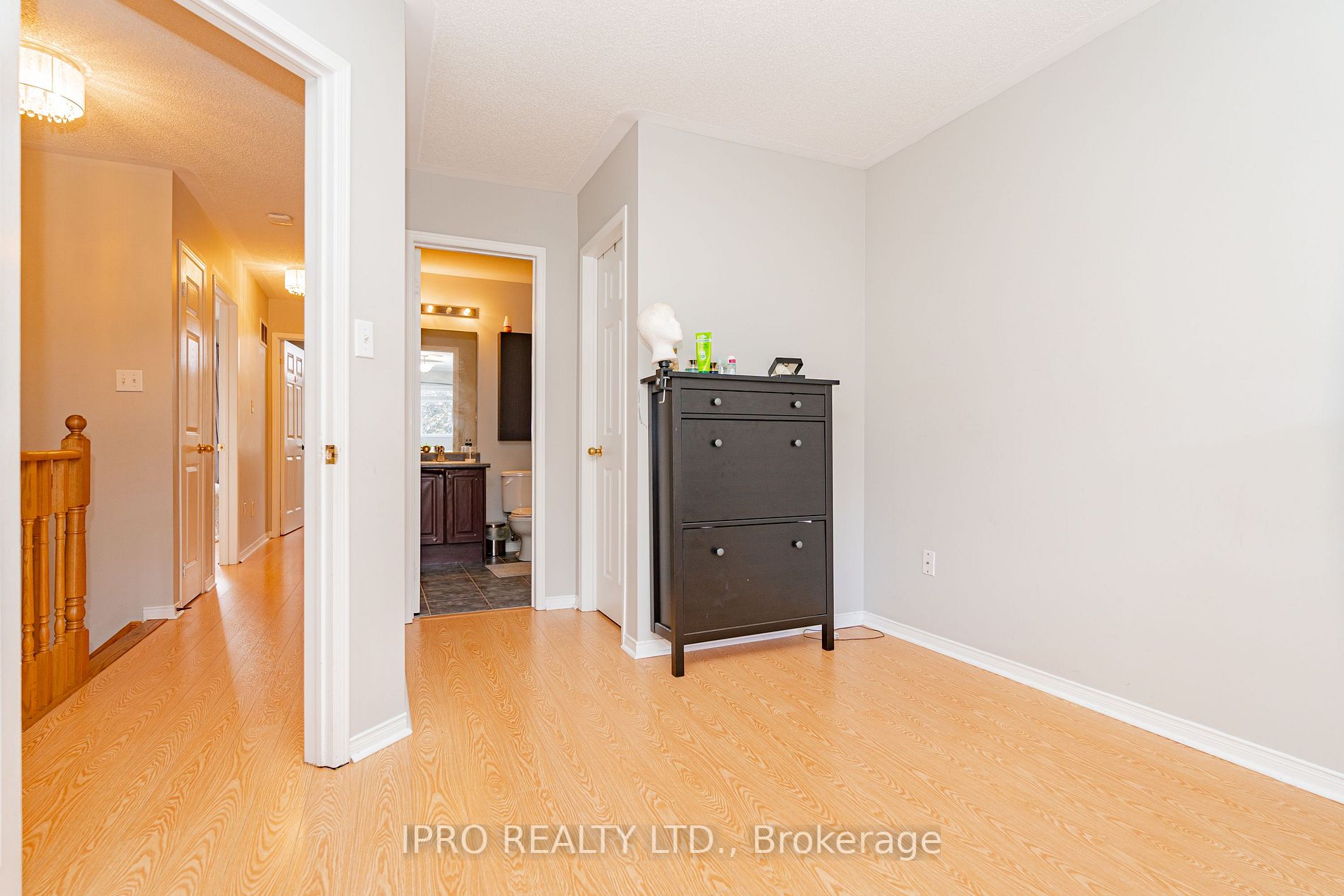 121 Livingston Road