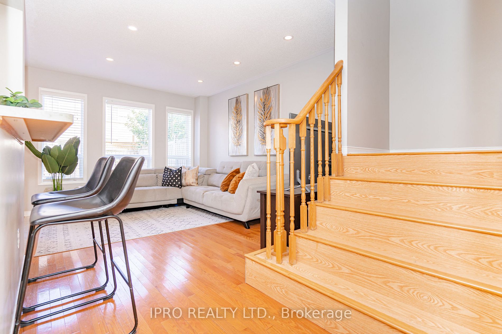 121 Livingston Road