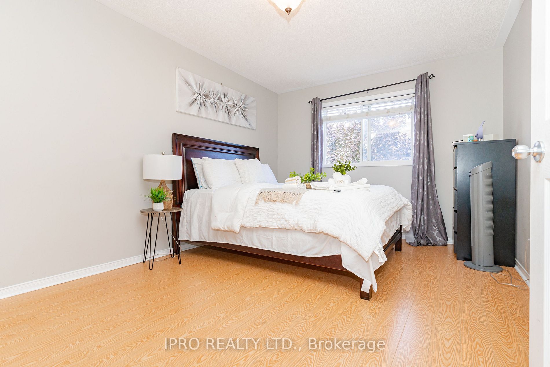 121 Livingston Road