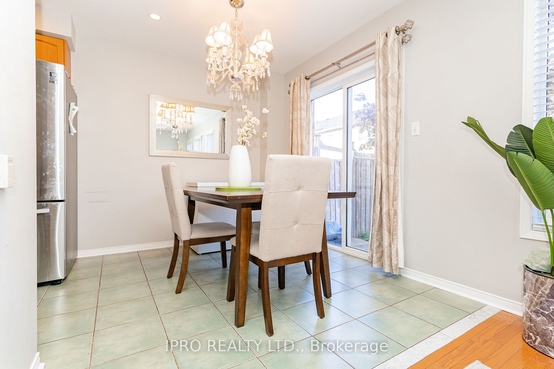 121 Livingston Road