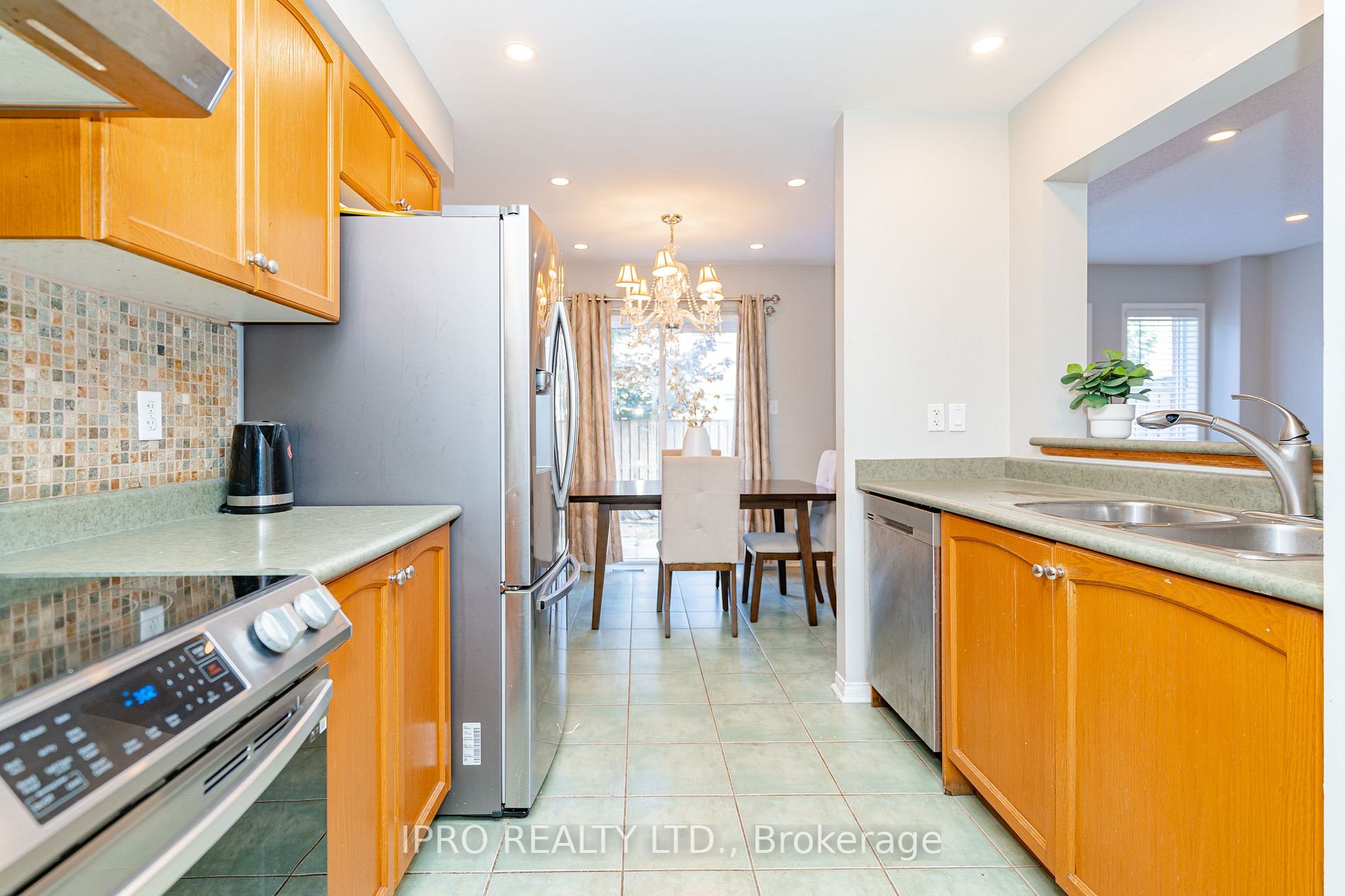 121 Livingston Road