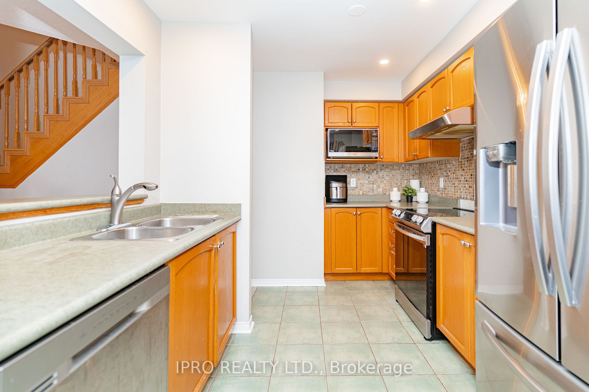 121 Livingston Road