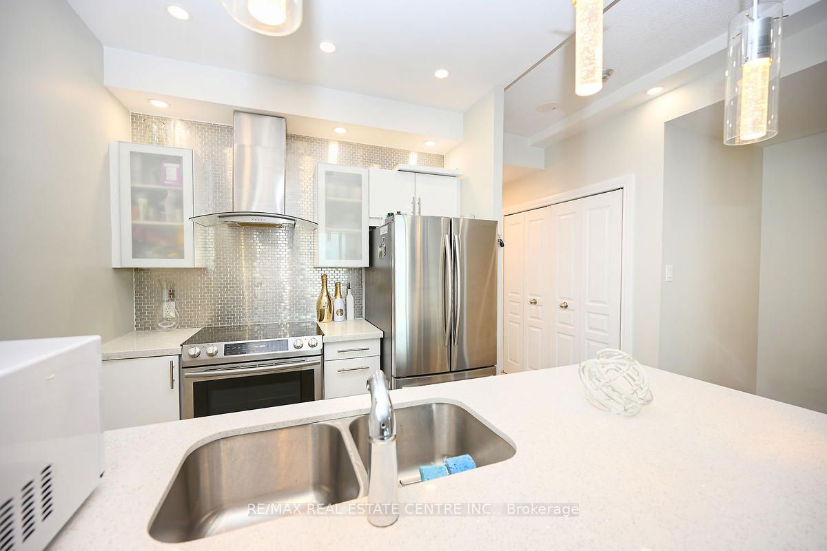 3525 Kariya Dr, #712