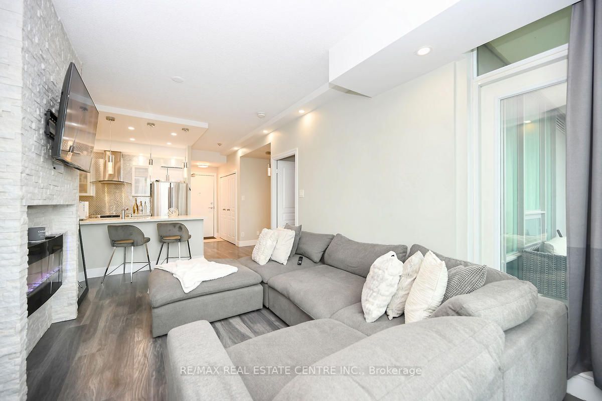 3525 Kariya Dr, #712