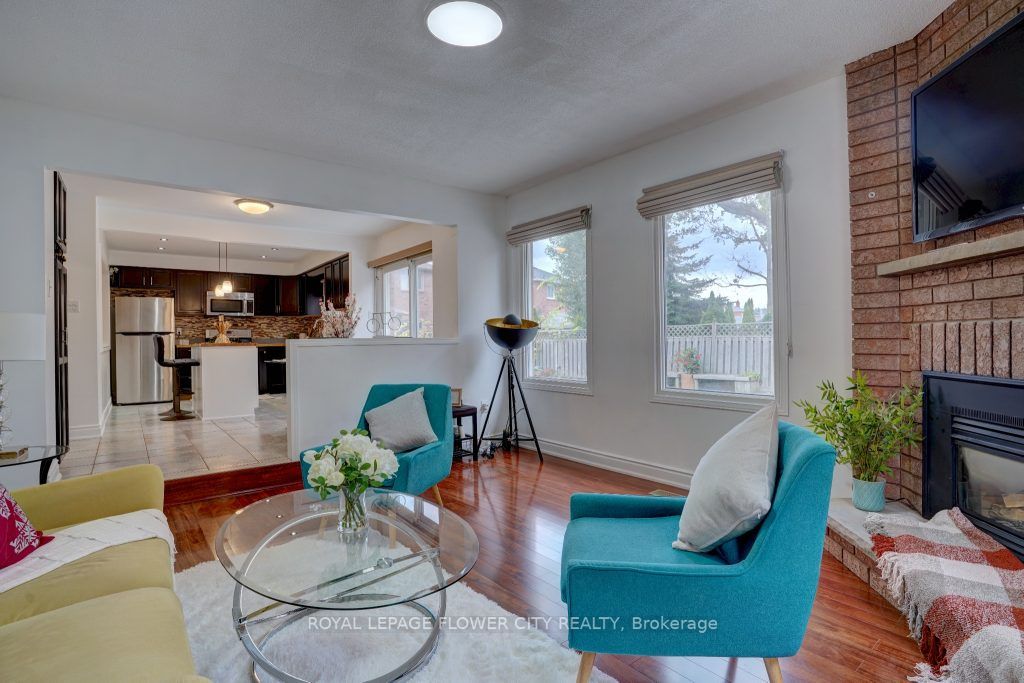 34 Bristol Ave S