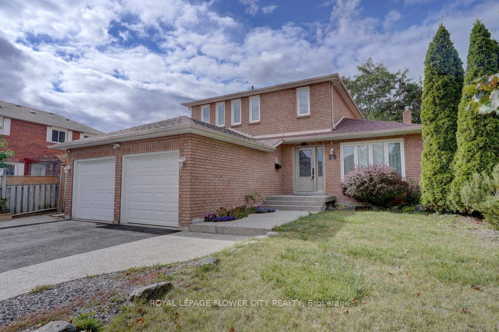 34 Bristol Ave S