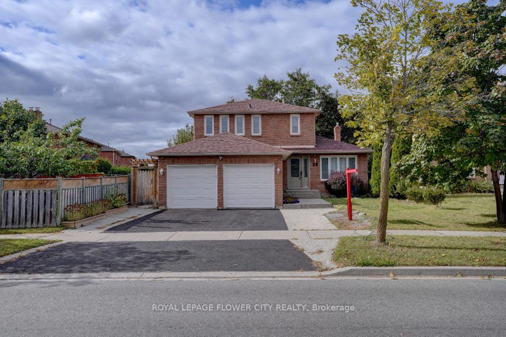34 Bristol Ave S