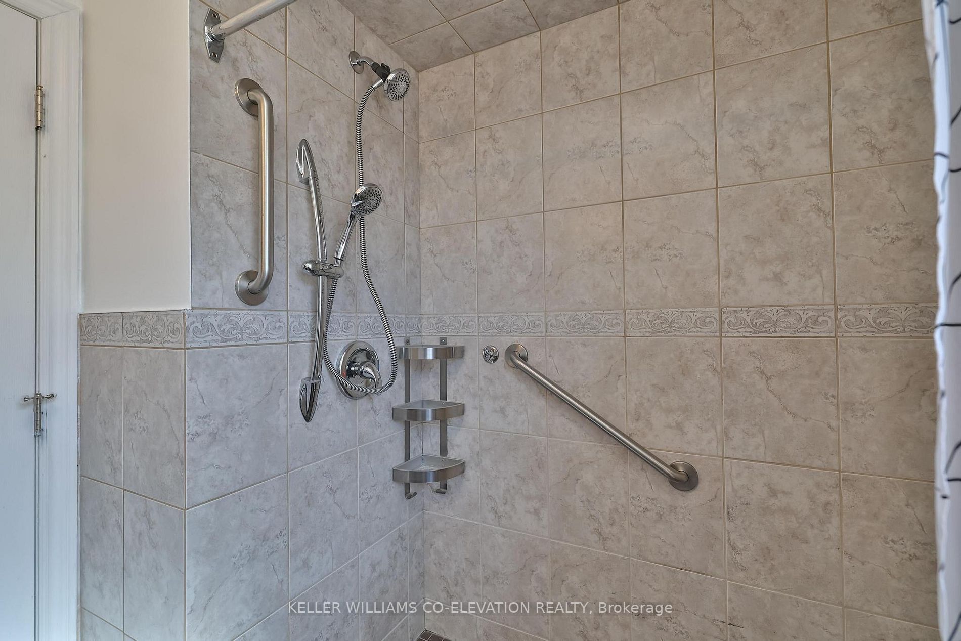 18 Littlewood Cres