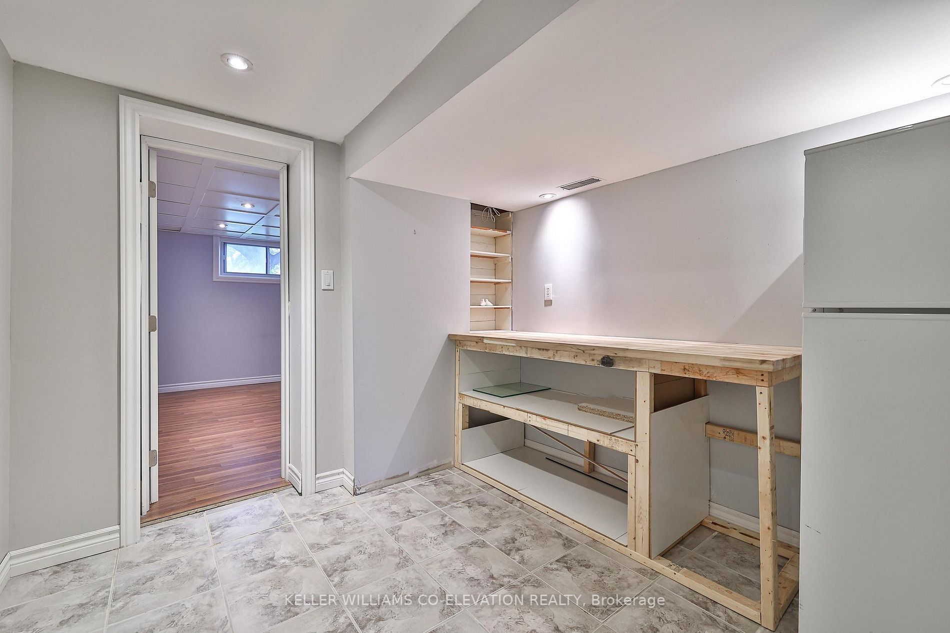 18 Littlewood Cres
