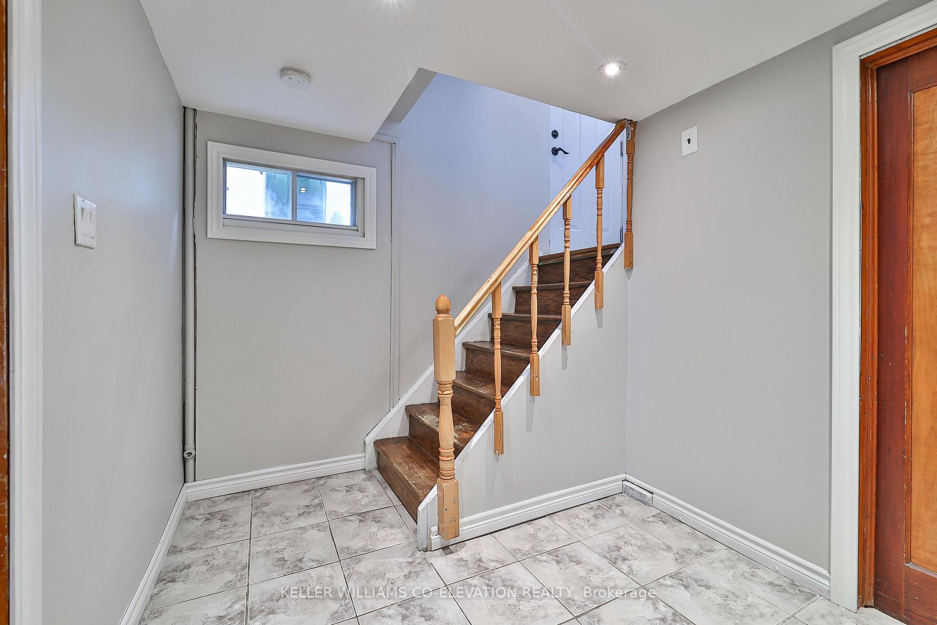 18 Littlewood Cres